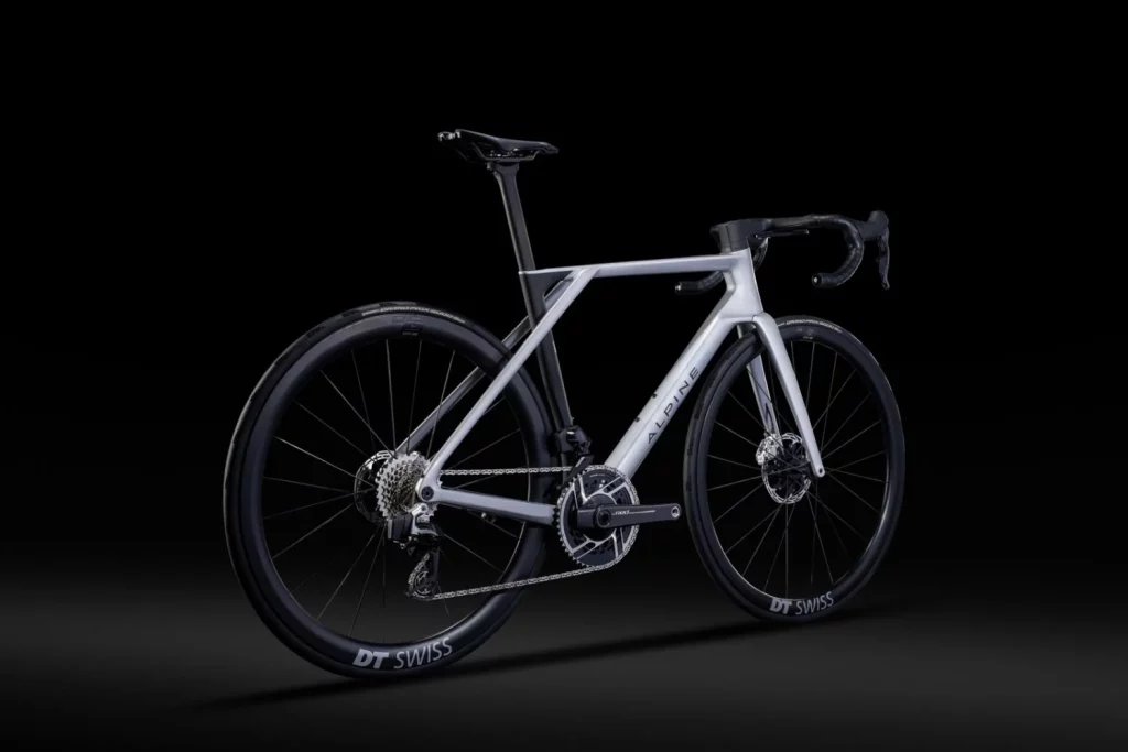 Dos exclusivas bicicletas para celebrar el 70 aniversario de Alpine 16 Motor16 bicis alpine lapierre Xelius DRS SE4 Motor16