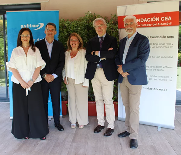 Casi la mitad de los conductores desconoce qué son los sistemas ADAS y cómo funcionan 2 Motor16 Los miembros de la Fundación CEA y Asitur, responsables del estudio sobre los sistemas ADAS.