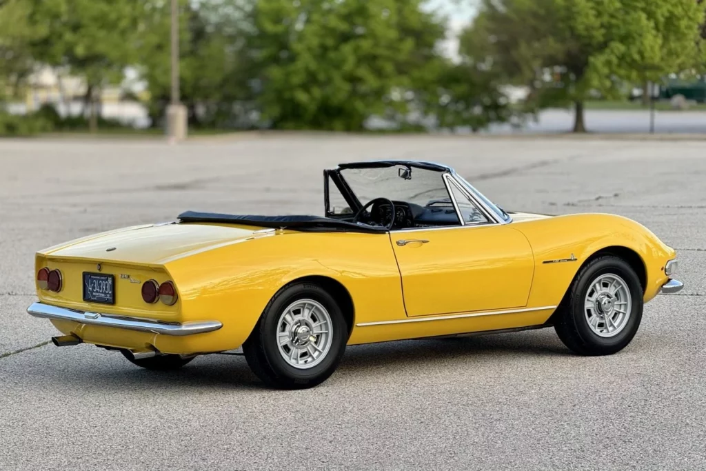 Este Fiat Dino Spider de 1967 es prácticamente un Ferrari de la época, y está a la venta 95 Motor16 Este Fiat Dino Spider de 1967 es prácticamente un Ferrari de la época, y está a la venta