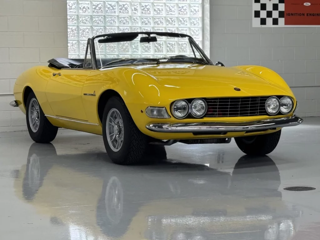 Este Fiat Dino Spider de 1967 es prácticamente un Ferrari de la época, y está a la venta 85 Motor16 Este Fiat Dino Spider de 1967 es prácticamente un Ferrari de la época, y está a la venta