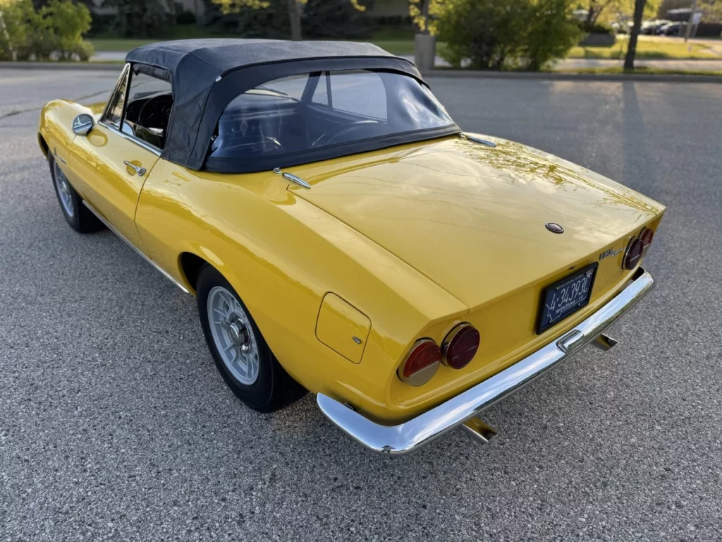 Este Fiat Dino Spider de 1967 es prácticamente un Ferrari de la época, y está a la venta 77 Motor16 Este Fiat Dino Spider de 1967 es prácticamente un Ferrari de la época, y está a la venta