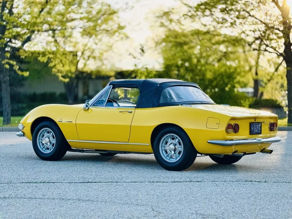 Este Fiat Dino Spider de 1967 es prácticamente un Ferrari de la época, y está a la venta 79 Motor16 Este Fiat Dino Spider de 1967 es prácticamente un Ferrari de la época, y está a la venta