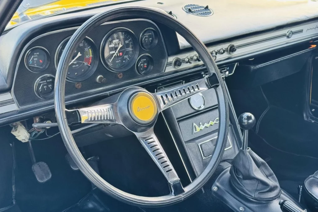 Este Fiat Dino Spider de 1967 es prácticamente un Ferrari de la época, y está a la venta 92 Motor16 Este Fiat Dino Spider de 1967 es prácticamente un Ferrari de la época, y está a la venta