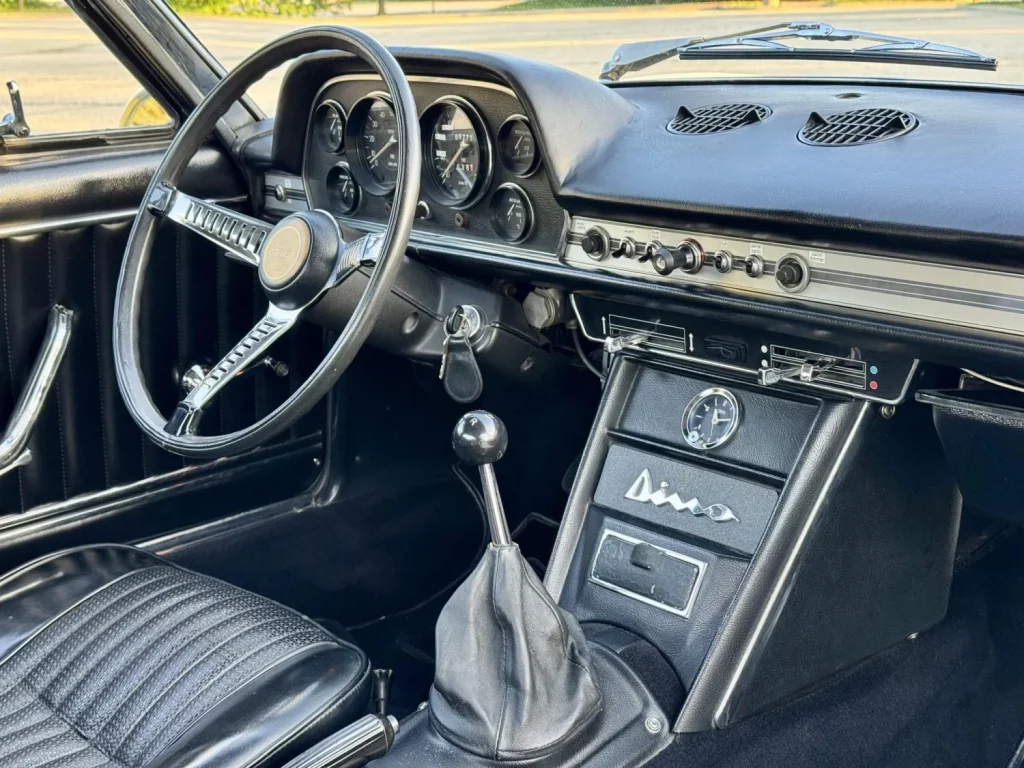 Este Fiat Dino Spider de 1967 es prácticamente un Ferrari de la época, y está a la venta 62 Motor16 fiat dino spider 1967 34 Motor16