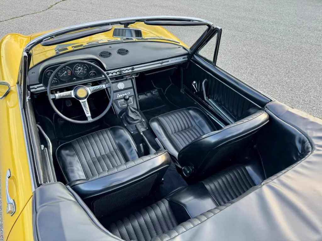 Este Fiat Dino Spider de 1967 es prácticamente un Ferrari de la época, y está a la venta 40 Motor16 fiat dino spider 1967 57 Motor16