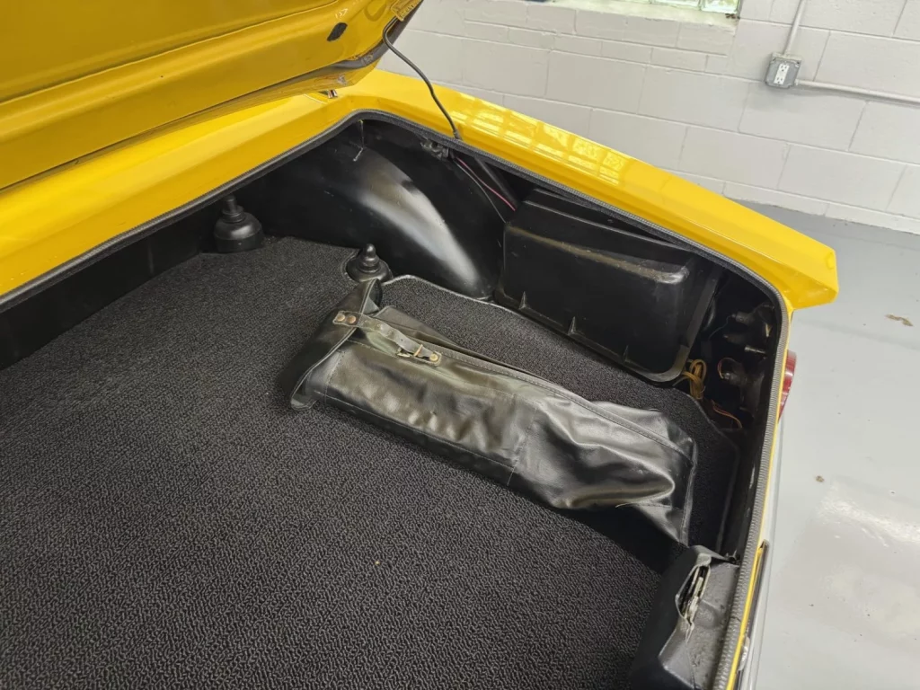 Este Fiat Dino Spider de 1967 es prácticamente un Ferrari de la época, y está a la venta 28 Motor16 fiat dino spider 1967 64 Motor16
