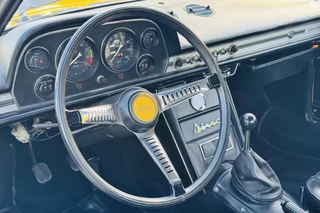 Este Fiat Dino Spider de 1967 es prácticamente un Ferrari de la época, y está a la venta 12 Motor16 fiat dino spider 1967 80 Motor16