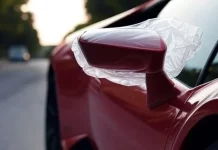 Espejos retrovisores envueltos en una bolsa de plástico: el remedio a un problema cada vez más habitual