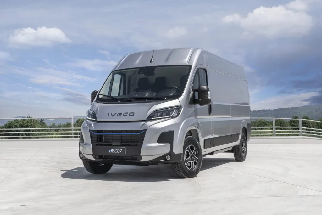 Iveco eJolly y eSuperJolly: Hasta 272 CV y 420 km de autonomía 13 Motor16 iveco eSuperJolly furgoneta electrica 1 Motor16