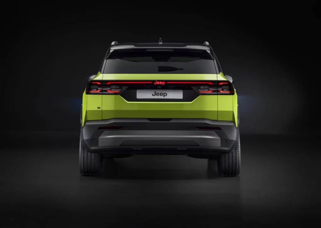 Jeep Compass. Ralph Gilles y Danielle Calonaci