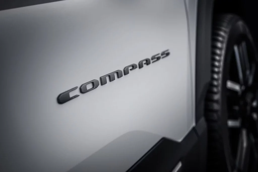 Jeep Compass. Ralph Gilles y Danielle Calonaci