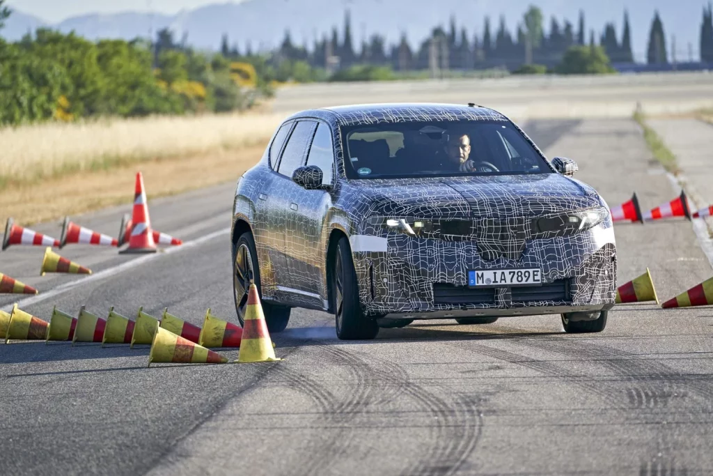 El nuevo BMW iX3 2026 ofrecerá casi 800 kilómetros de autonomía 4 Motor16 nuevo bmw ix3 2026 16 Motor16