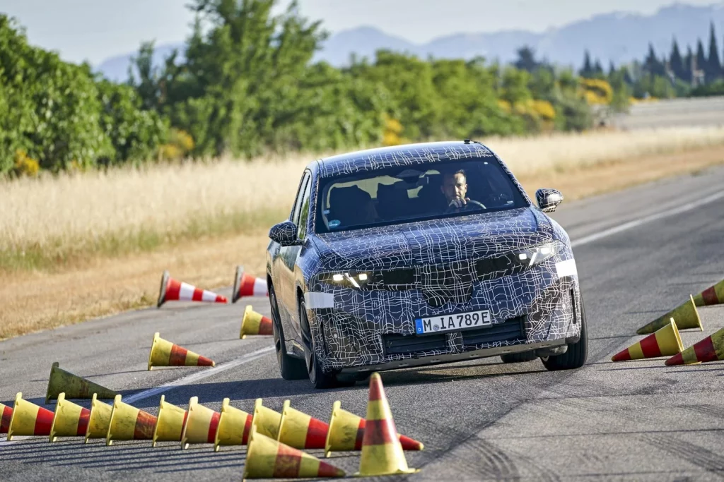 El nuevo BMW iX3 2026 ofrecerá casi 800 kilómetros de autonomía 3 Motor16 nuevo bmw ix3 2026 17 Motor16