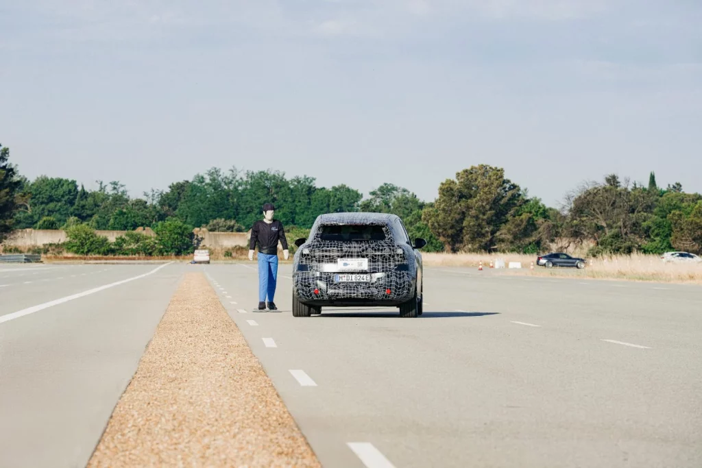 El nuevo BMW iX3 2026 ofrecerá casi 800 kilómetros de autonomía 19 Motor16 El nuevo BMW iX3 2026 ofrecerá casi 800 kilómetros de autonomía