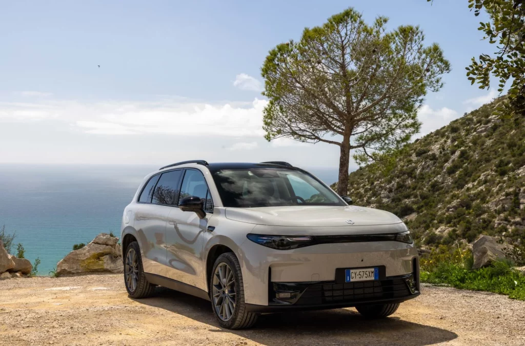 Híbridos enchufables: Los 25 SUV con hasta 200 km de autonomía que tienes a la venta en España 4 Motor16 o2a25601 68405d9fb5943 Motor16