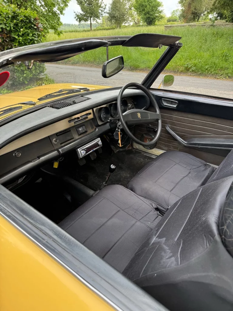 Este Peugeot 304 Cabriolet de 1973 quiere ser tu coche este verano 4 Motor16 Peugeot 304 Cabriolet