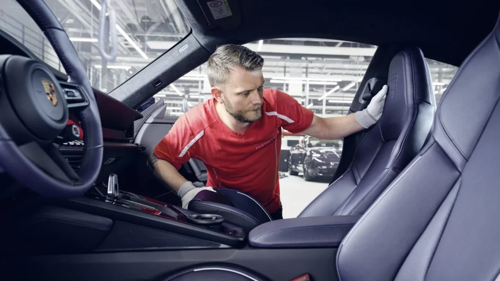 El Porsche 911 se viste de Ferragamo para celebrar 40 años en Italia 38 Motor16 El Porsche 911 se viste de Ferragamo para celebrar 40 años en Italia