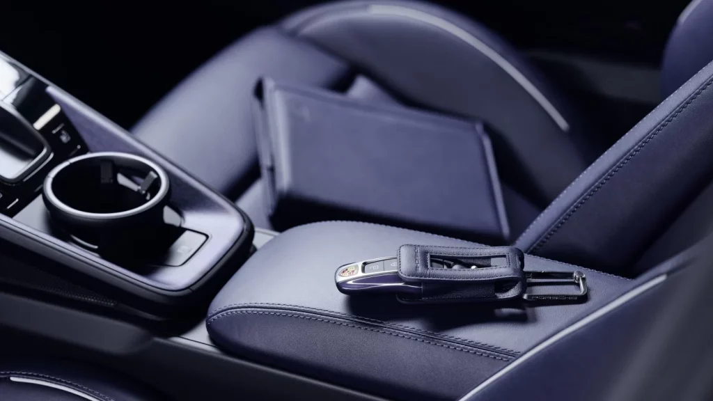 El Porsche 911 se viste de Ferragamo para celebrar 40 años en Italia 35 Motor16 El Porsche 911 se viste de Ferragamo para celebrar 40 años en Italia