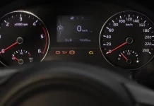 Al velocímetro o al GPS: ¿a qué hago caso para saber la velocidad de mi coche?
