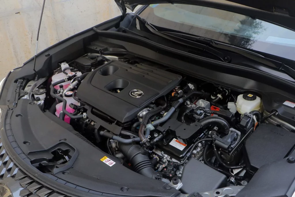 Prueba del Lexus UX 300h: Una buena opción si buscas calidad pero no espacio 7 Motor16 Prueba del Lexus UX 300h: Una buena opción si buscas calidad pero no espacio