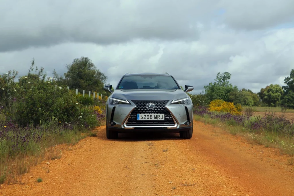 Prueba del Lexus UX 300h: Una buena opción si buscas calidad pero no espacio 15 Motor16 Prueba del Lexus UX 300h: Una buena opción si buscas calidad pero no espacio