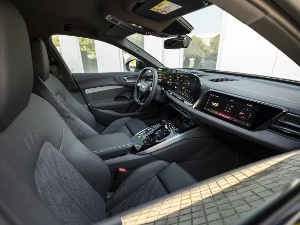Primera prueba del Audi A5 e-hybrid: Un “eléctrico” que no te dejará colgado 55 Motor16 prueba nuevo audi a5 e hybrid 2025 10 Motor16