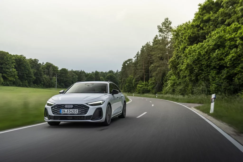 Primera prueba del Audi A5 e-hybrid: Un “eléctrico” que no te dejará colgado 51 Motor16 prueba nuevo audi a5 e hybrid 2025 15 Motor16