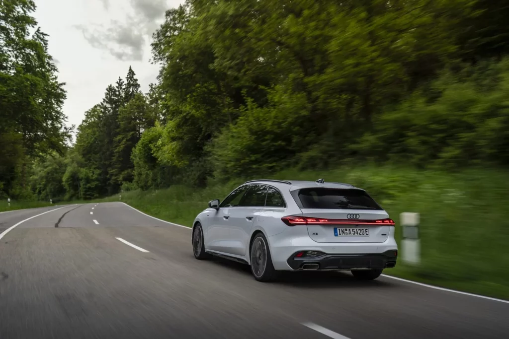 Primera prueba del Audi A5 e-hybrid: Un “eléctrico” que no te dejará colgado 49 Motor16 prueba nuevo audi a5 e hybrid 2025 17 Motor16