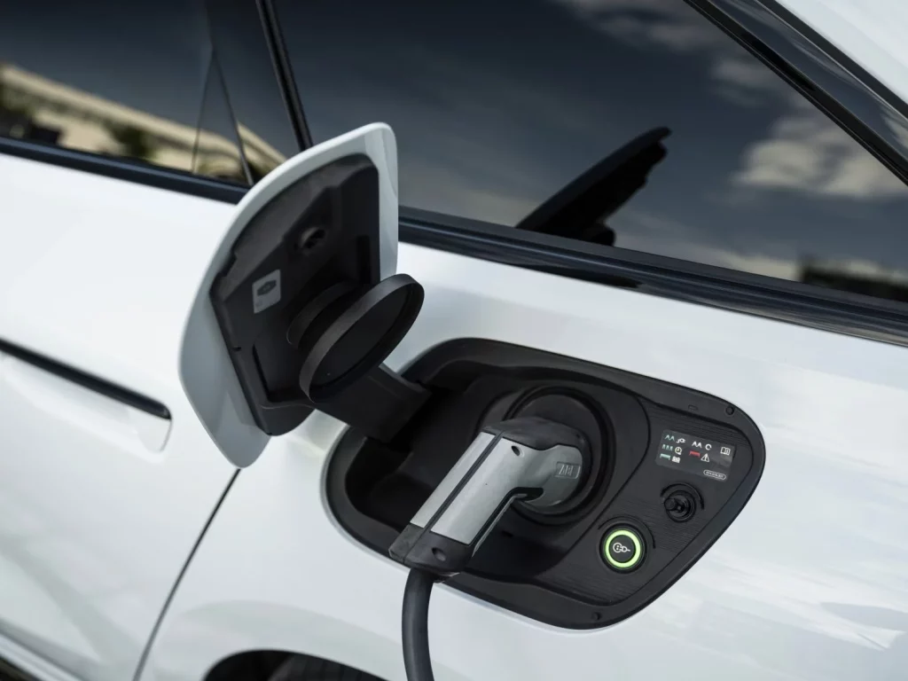 Primera prueba del Audi A5 e-hybrid: Un “eléctrico” que no te dejará colgado 63 Motor16 prueba nuevo audi a5 e hybrid 2025 2 Motor16