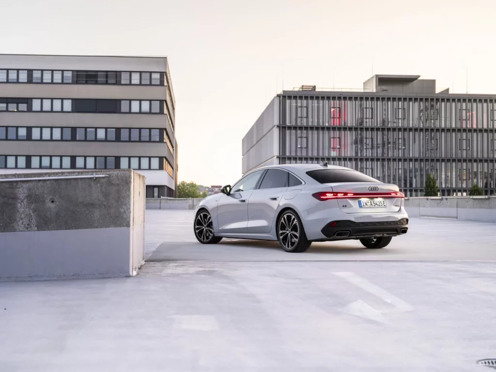 Primera prueba del Audi A5 e-hybrid: Un “eléctrico” que no te dejará colgado 43 Motor16 prueba nuevo audi a5 e hybrid 2025 23 Motor16