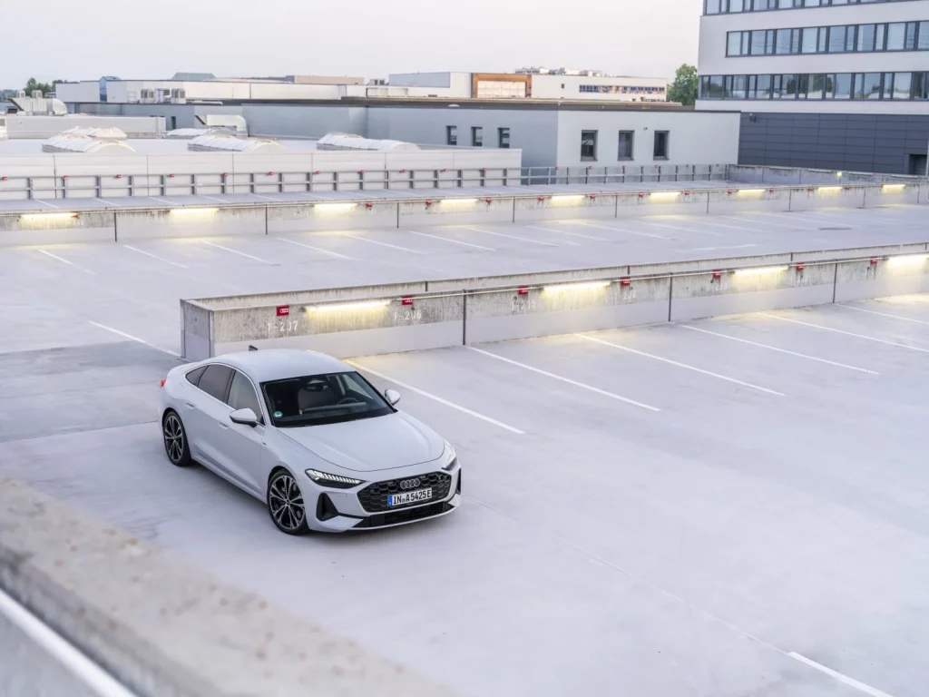 Primera prueba del Audi A5 e-hybrid: Un “eléctrico” que no te dejará colgado 40 Motor16 prueba nuevo audi a5 e hybrid 2025 26 Motor16