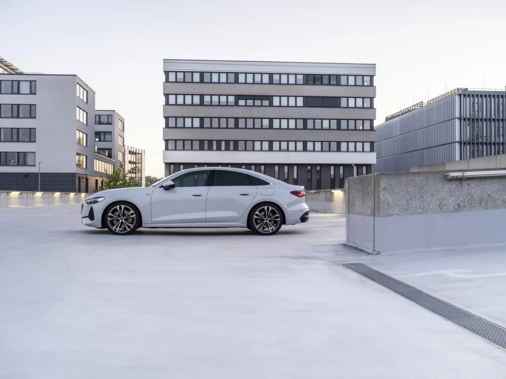 Primera prueba del Audi A5 e-hybrid: Un “eléctrico” que no te dejará colgado 31 Motor16 prueba nuevo audi a5 e hybrid 2025 28 Motor16