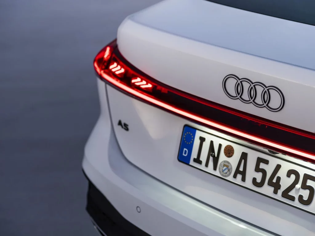 Primera prueba del Audi A5 e-hybrid: Un “eléctrico” que no te dejará colgado 33 Motor16 prueba nuevo audi a5 e hybrid 2025 30 Motor16