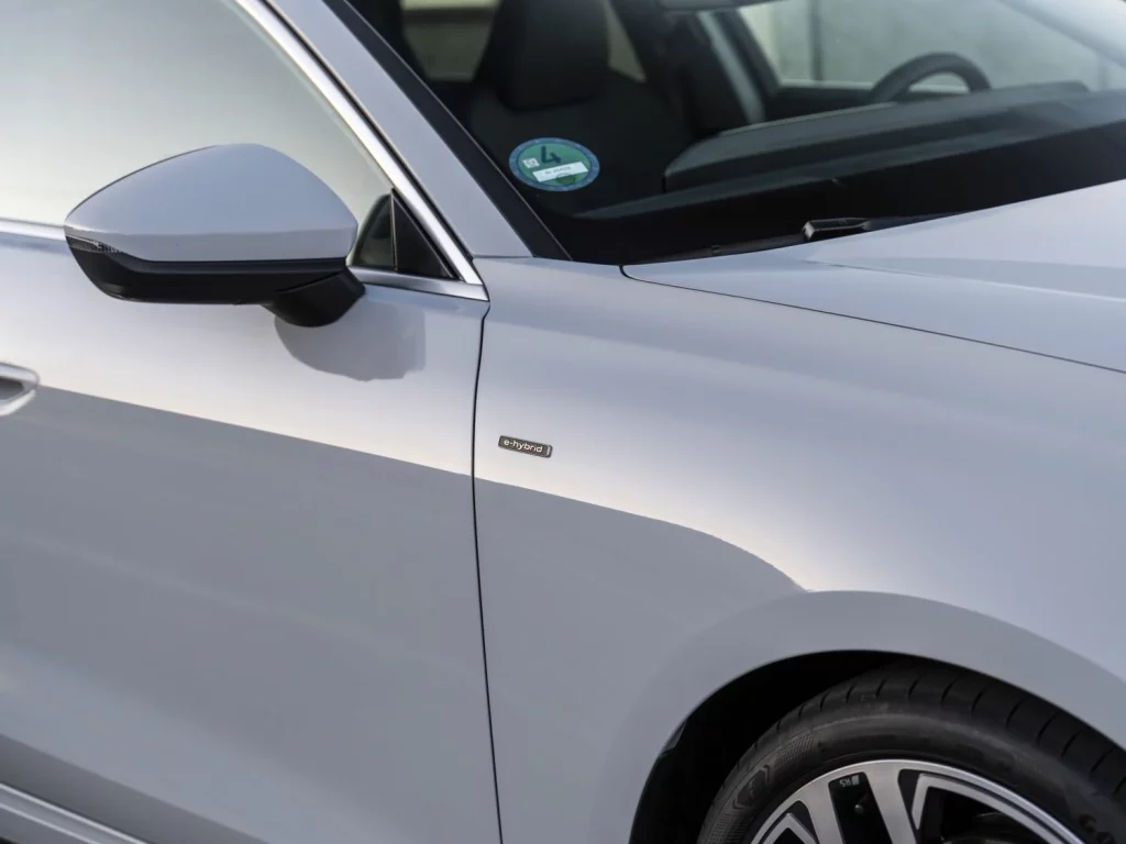 Primera prueba del Audi A5 e-hybrid: Un “eléctrico” que no te dejará colgado 35 Motor16 prueba nuevo audi a5 e hybrid 2025 32 Motor16