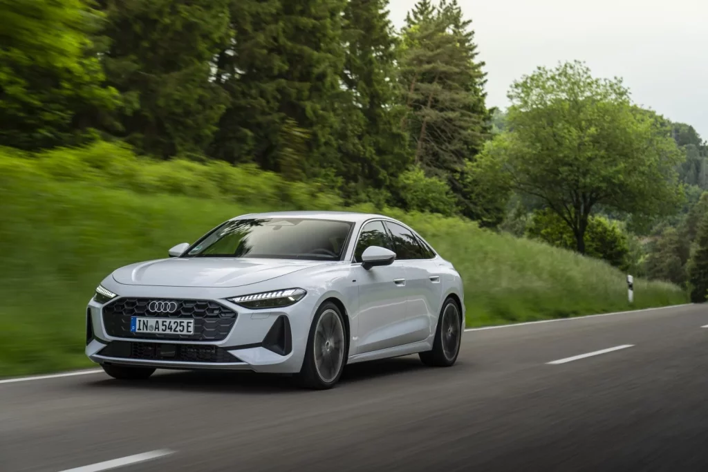 Primera prueba del Audi A5 e-hybrid: Un “eléctrico” que no te dejará colgado 36 Motor16 prueba nuevo audi a5 e hybrid 2025 33 Motor16