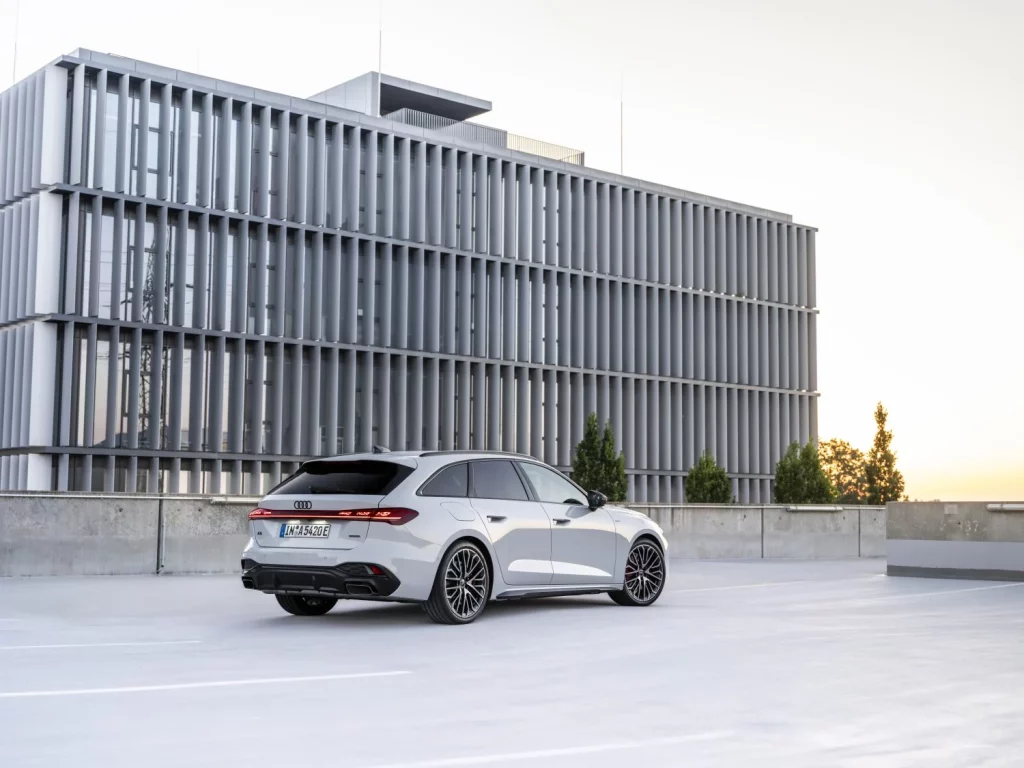 Primera prueba del Audi A5 e-hybrid: Un “eléctrico” que no te dejará colgado 11 Motor16 prueba nuevo audi a5 e hybrid 2025 55 Motor16