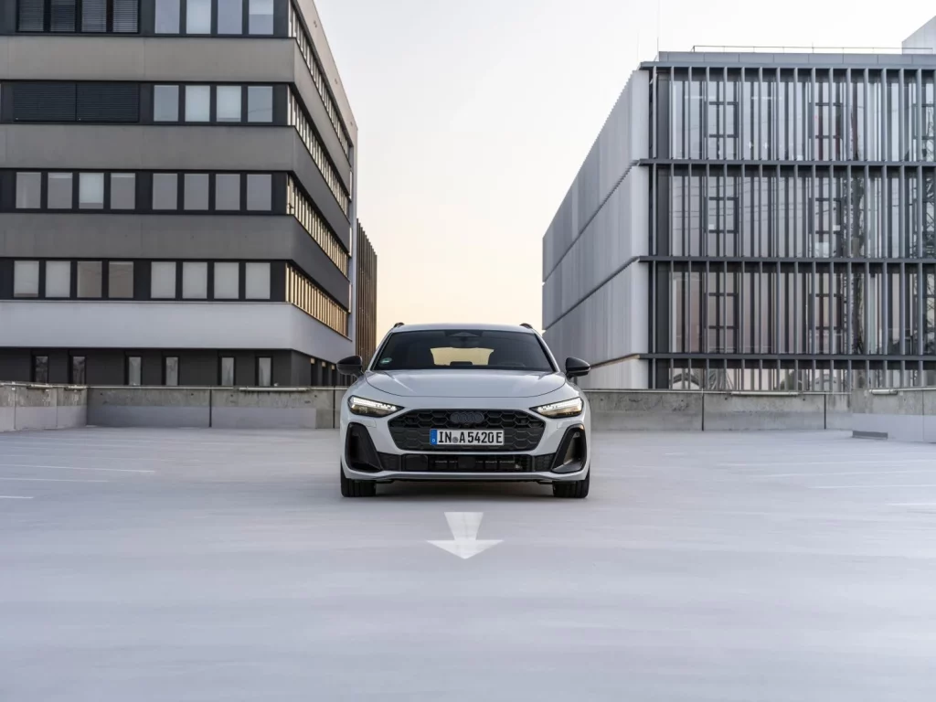 Primera prueba del Audi A5 e-hybrid: Un “eléctrico” que no te dejará colgado 10 Motor16 prueba nuevo audi a5 e hybrid 2025 56 Motor16