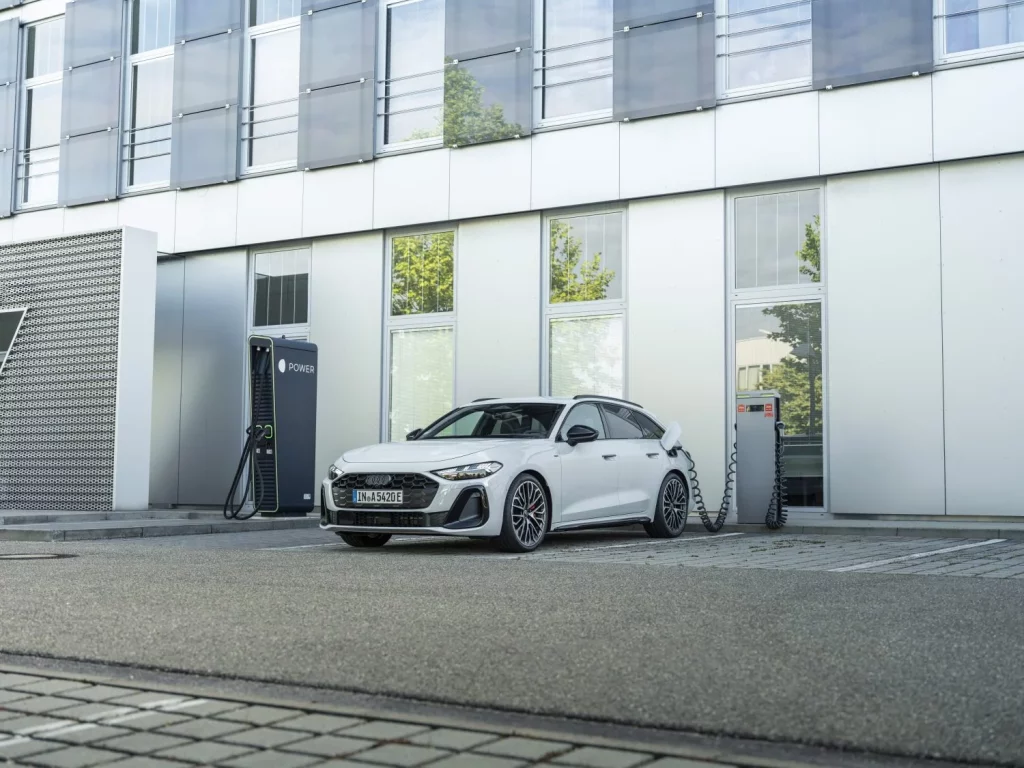Primera prueba del Audi A5 e-hybrid: Un “eléctrico” que no te dejará colgado 4 Motor16 prueba nuevo audi a5 e hybrid 2025 62 Motor16