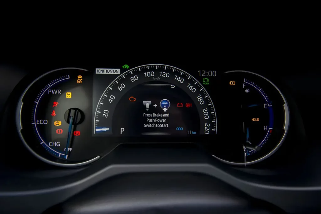 Así es el Toyota RAV4 Hybrid 4x4 en su peculiar versión AXAH54-ANXGB