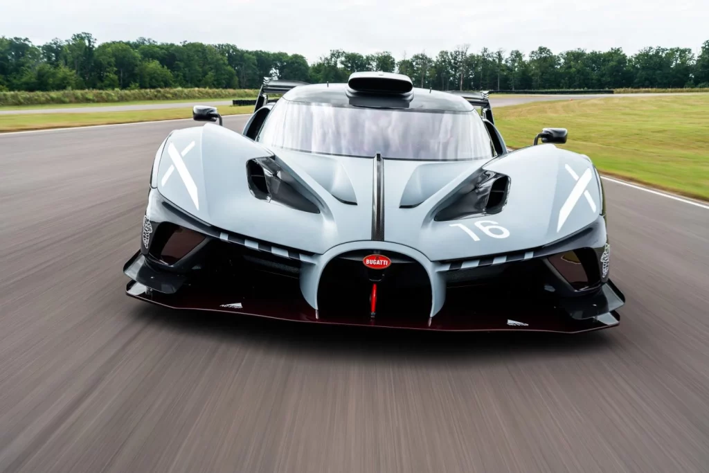 Cada Bugatti Bolide incluye un programa de entrenamiento en circuito. Así se forman sus formadores 15 Motor16 Cada Bugatti Bolide incluye un programa de entrenamiento en circuito. Así se forman sus formadores
