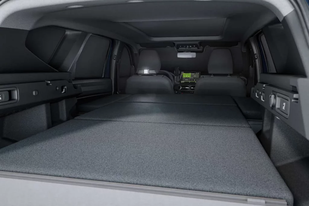 2.440 euros: Lo que cuesta convertir tu Dacia Bigster en el mejor camper para tus vacaciones 2 Motor16 2025 Dacia Bigster. Imagen interior.
