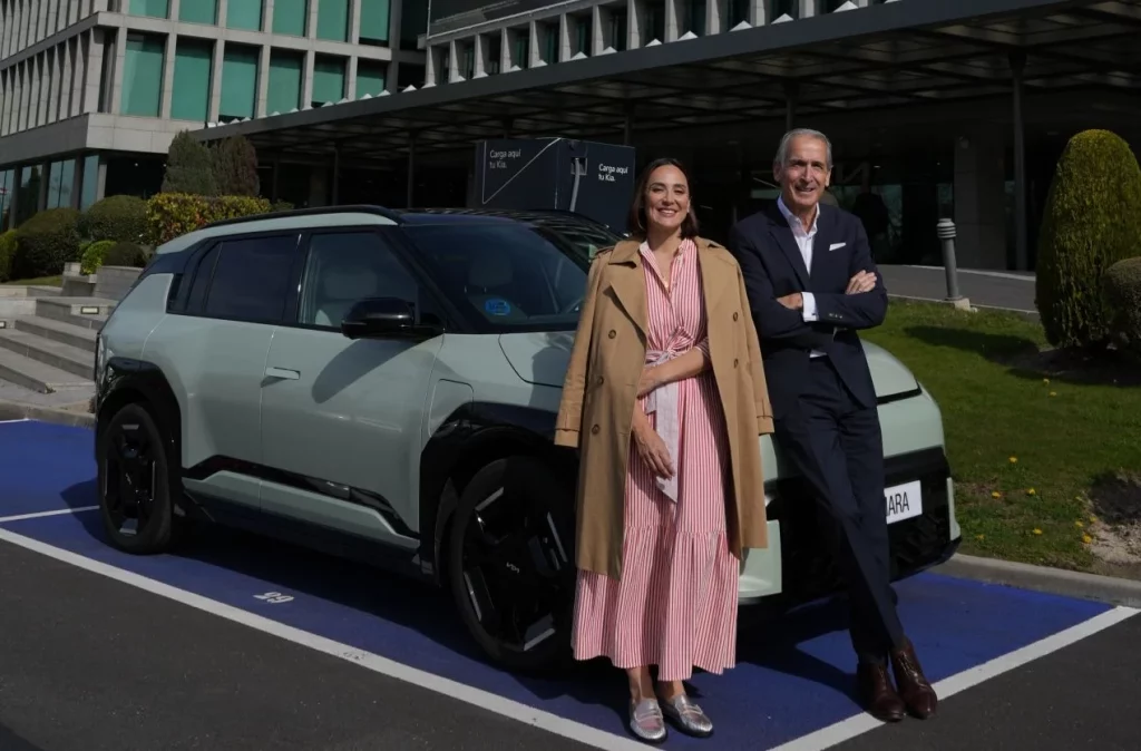 10 imprescindibles que nunca faltan en el Kia que conduce Tamara Falcó y que incluso recomienda la DGT 1 Motor16 Tamara Falcó coche Kia DGT