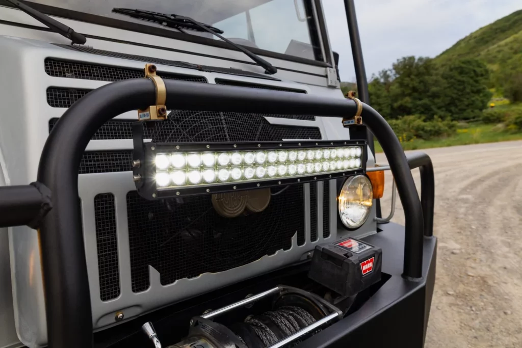 Pinzgauer 718: De todoterreno militar a minibús para fiestas en busca de dueño
