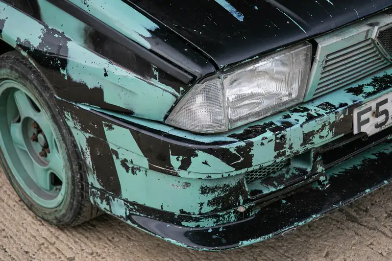 Clarkson: El nombre que hace que un Alfa Romeo 75 de 500 euros pase a costar una fortuna 12 Motor16 1989 Alfa Romeo 75 Clarkson Top Gear 16 Motor16