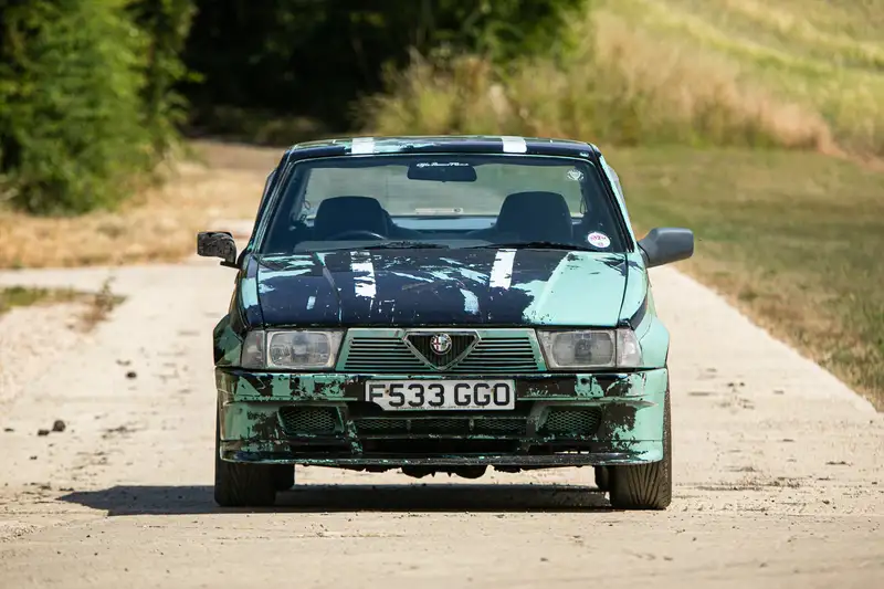 Clarkson: El nombre que hace que un Alfa Romeo 75 de 500 euros pase a costar una fortuna 4 Motor16 1989 Alfa Romeo 75 Clarkson Top Gear 6 Motor16