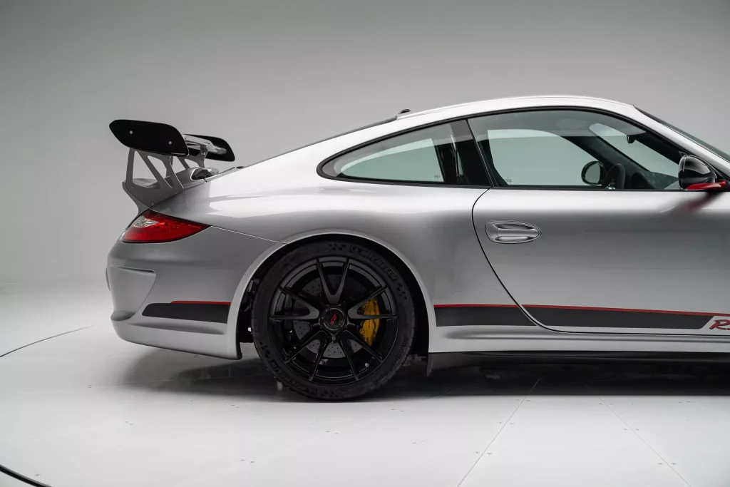 El Santo Grial de los Porsche 911 se pone a la venta por un precio desorbitado 14 Motor16 2011 Porsche 911 GT3 RS 4.0 Graham 11 Motor16