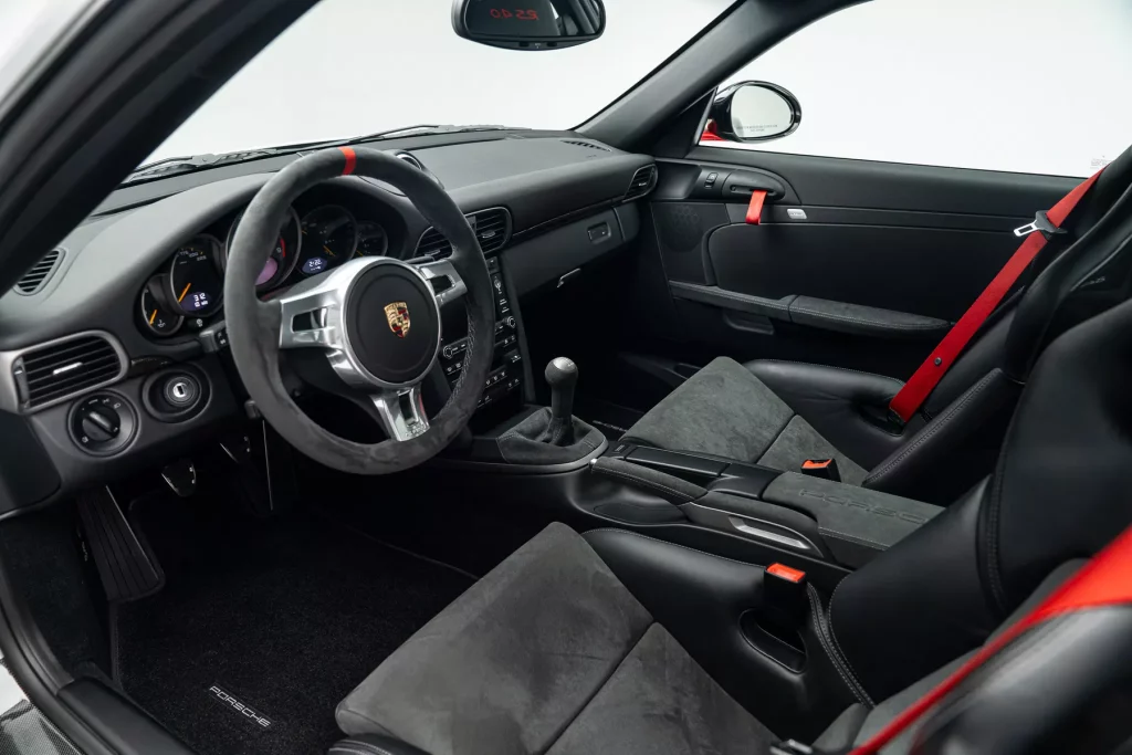 El Santo Grial de los Porsche 911 se pone a la venta por un precio desorbitado 3 Motor16 2011 Porsche 911 GT3 RS 4.0. Graham. Imagen interior.