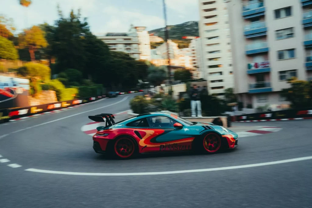 Esta será la única oportunidad de hacerte con el coche de Dua Lipa, una joya que es única en el mundo y que tiene una buena causa 2 Motor16 dua lipa mónaco porsche
