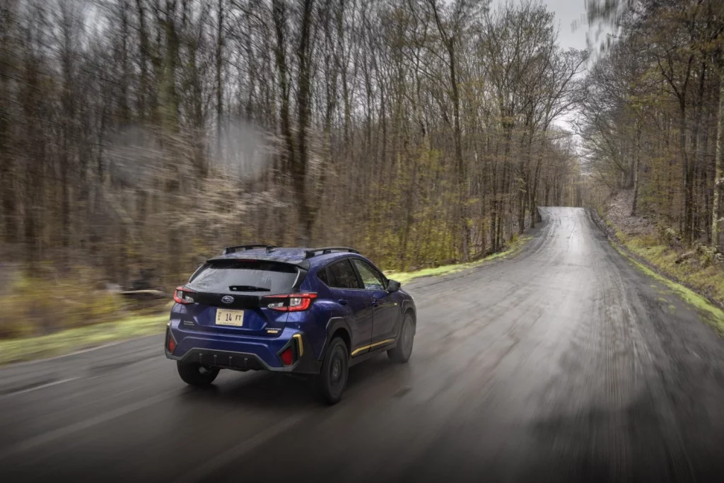 El Subaru Crosstrek Hybrid tiene un 'peaje' de solo 1.725 euros 4 Motor16 2024 Subaru Crosstrek 3 Motor16