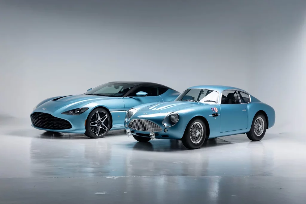 2025 Aston Martin Centenary Collection. Imagen pareja.